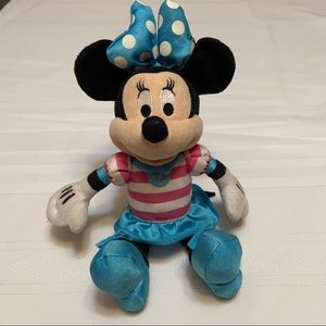 Disney “ Mini Mouse”Collectible Toy Figure clean but couple of small age spots.